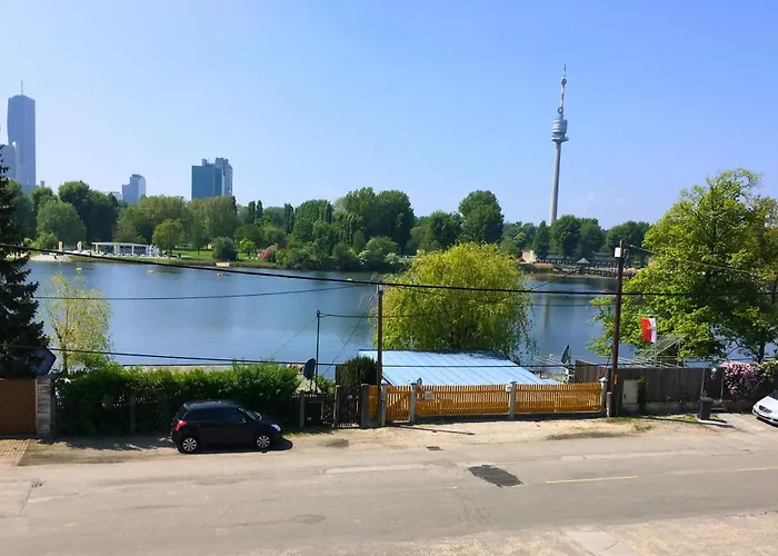Ajo Apartments - Alte Donau Lake View Balcony Studio - Self-Check-In