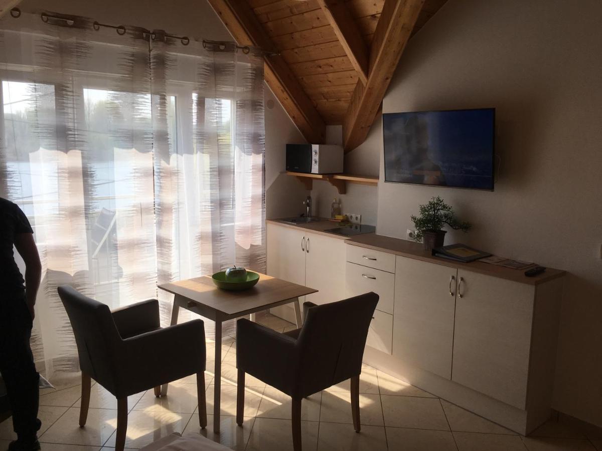 Ajo Apartments - Alte Donau Lake View Balcony Studio - Self-Check-In * Wien