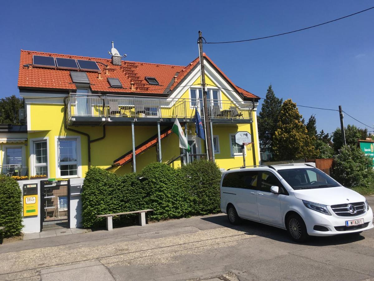 Ajo Apartments - Alte Donau Lake View Balcony Studio - Self-Check-In *